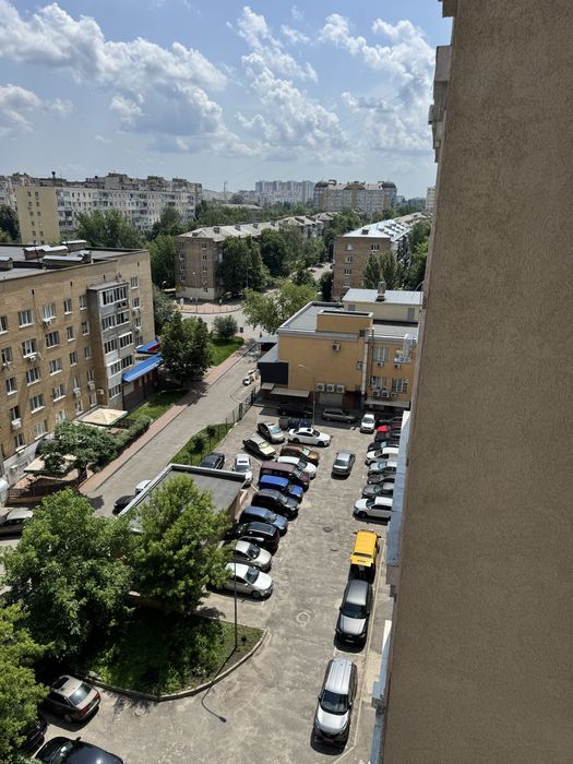 Держмолодьжитло. Продаж просторої однокімнатної квартири, 77м2