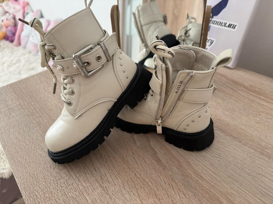 Продам зимові черевички для дівчинки