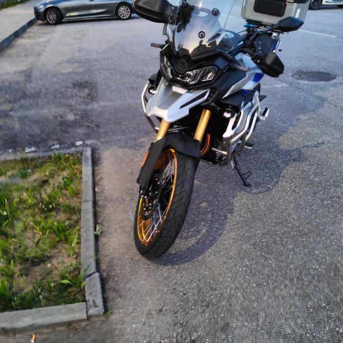 Voge 900 DSX como nova