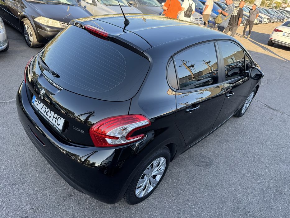 Продам Peugeot 208