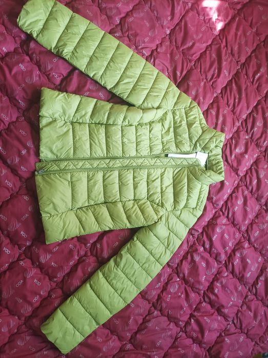 Весняна куртка, жіноча, розмір 36..