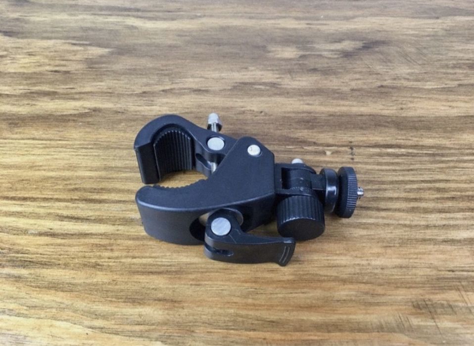 Suporte de Parede p/ Câmara & Garra