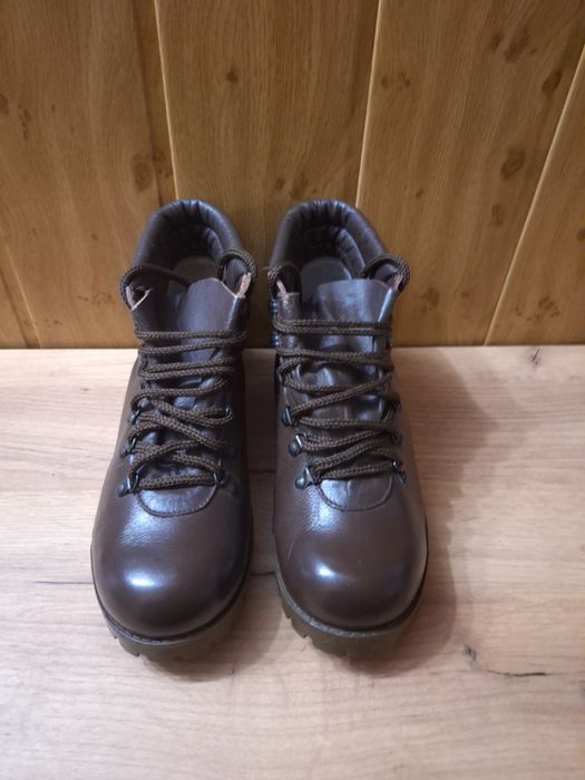 Шкіряні черевики, берци