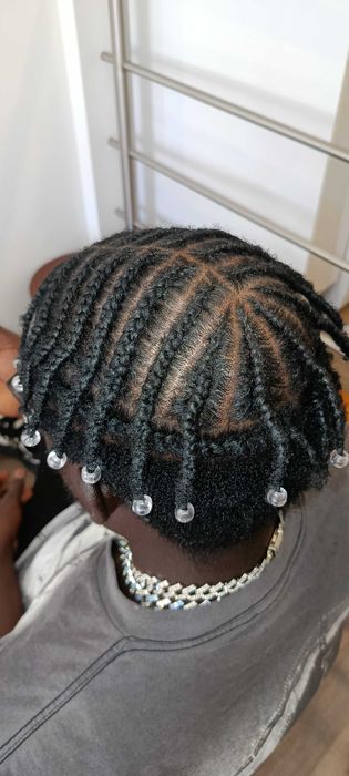 Colocação de tranças e mega hair