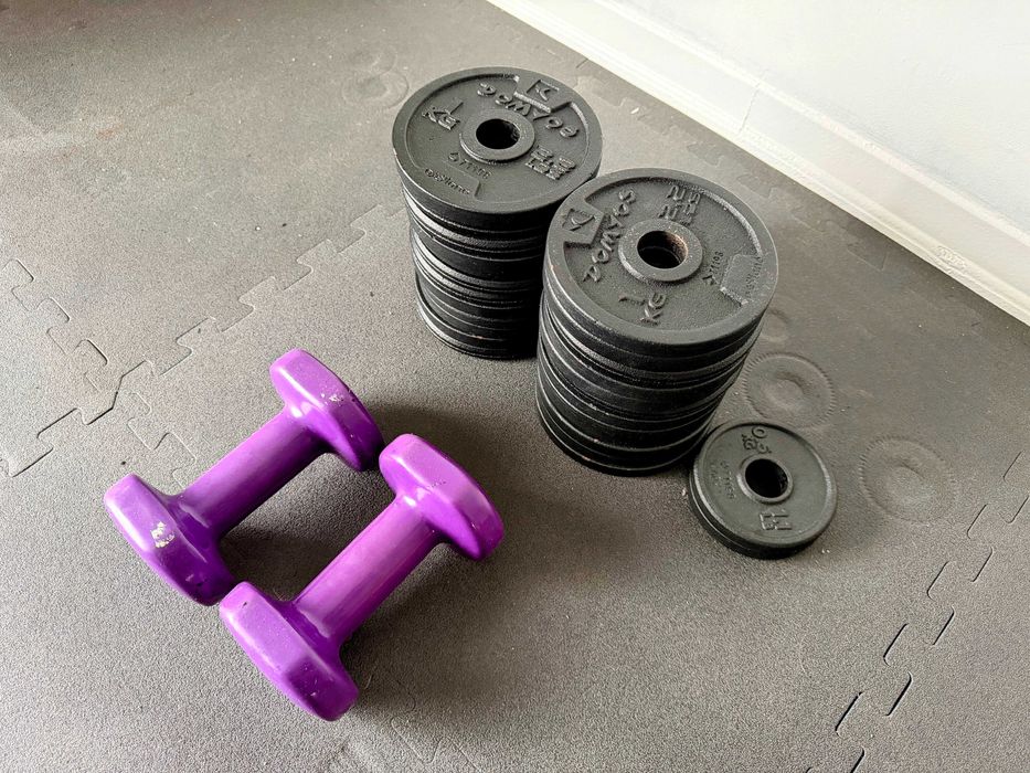 Discos Musculação 28mm 0,5 kg e 1Kg + Par de Halteres Fitness 1.5 Kg