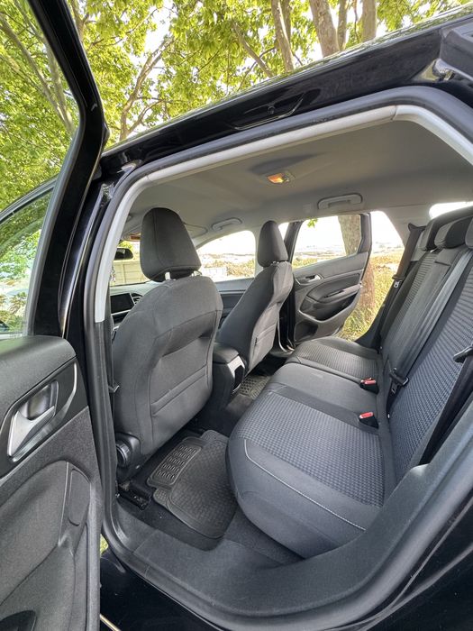 Peugeot 308 SW - Dezembro 2019 - 238.000 km