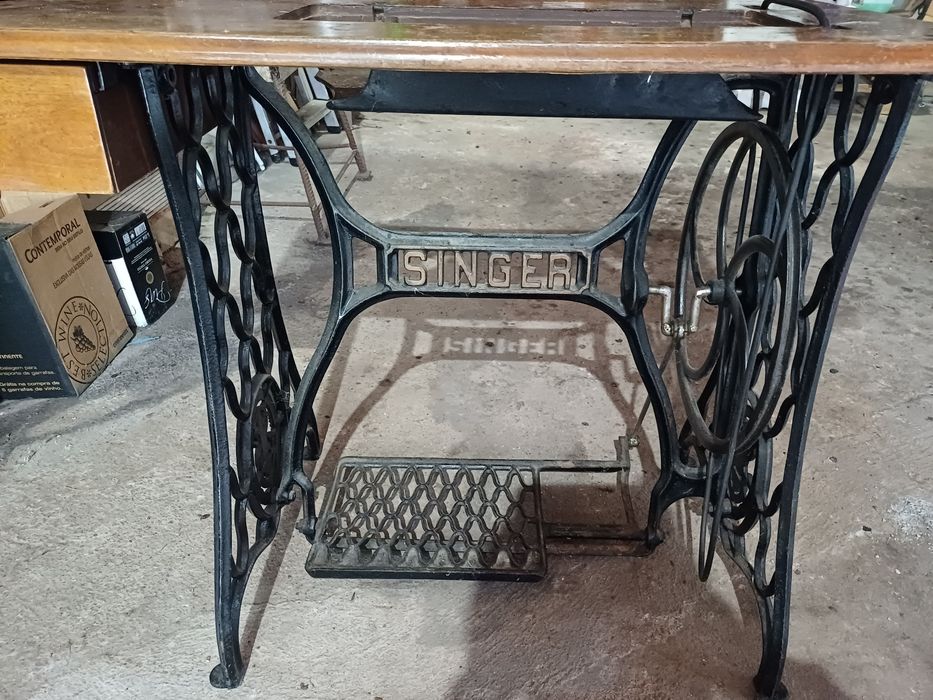Móvel de Máquina Singer