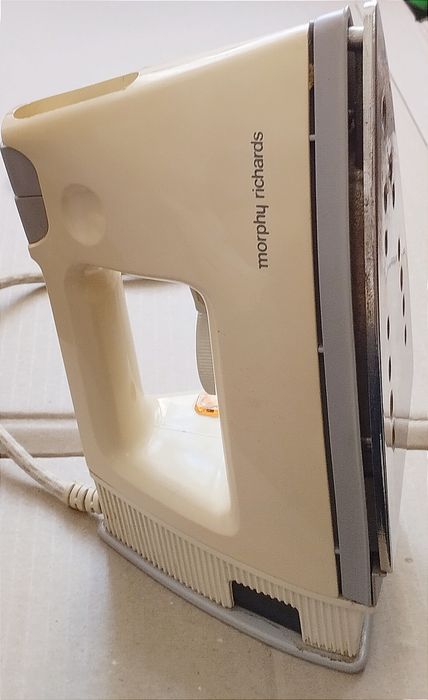 Праска Утюг morphy richards