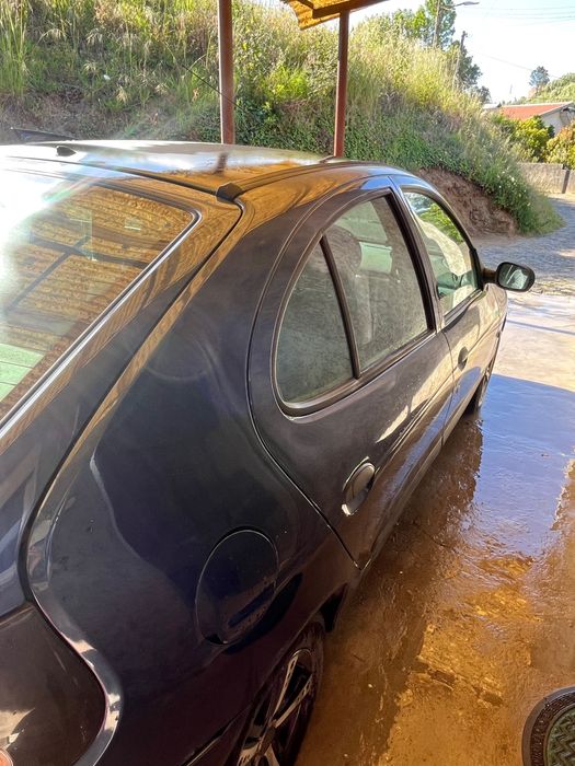 Renault Mégane 1.9 Diesel (1998) – Bom estado geral