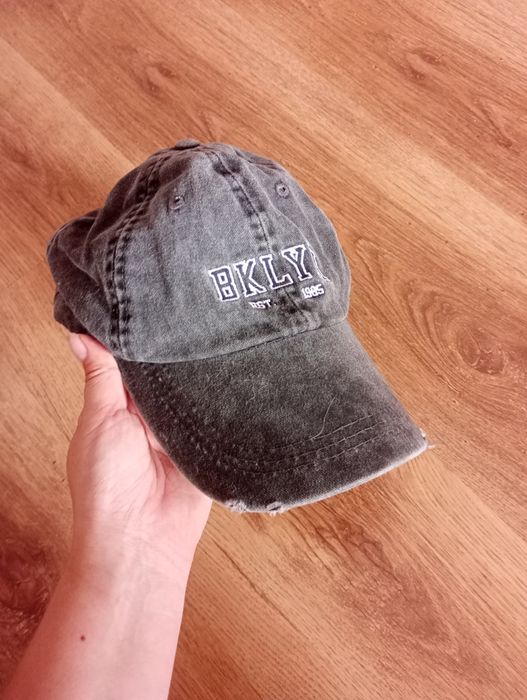 Czapka z daszkiem z przetarciami dadcap, retro