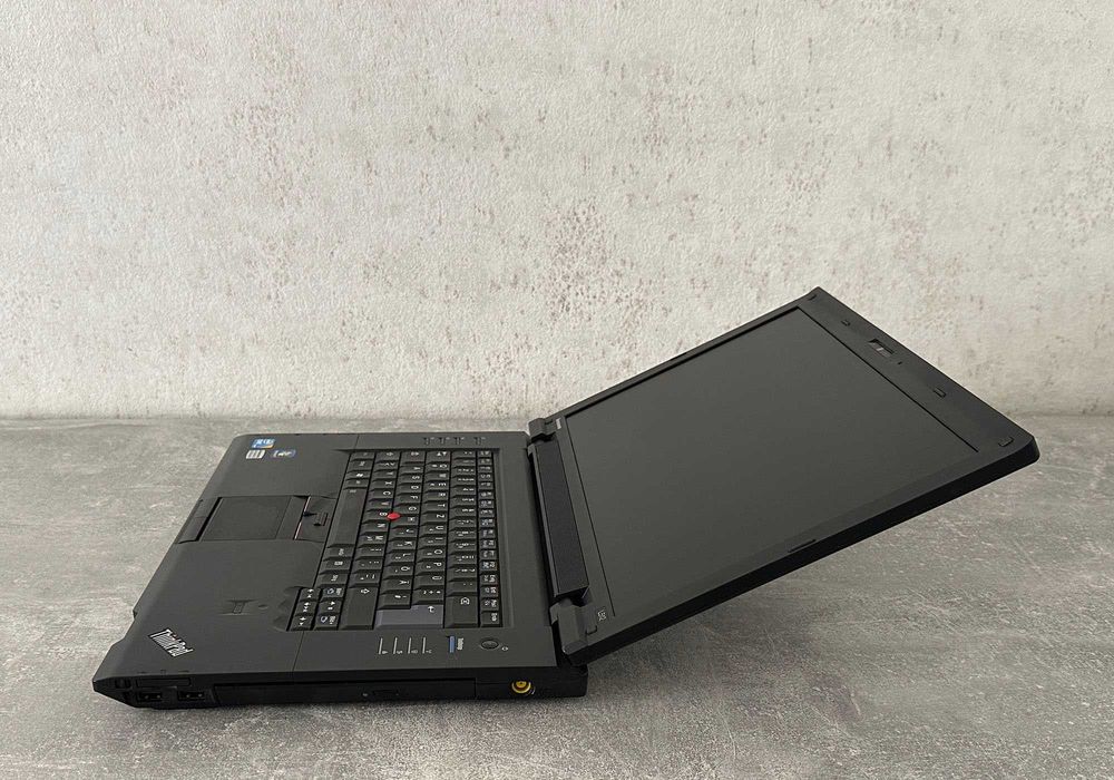 Ноутбук Lenovo ThinkPad 15.6" LED / Core i3 / 6 GB DDR3 / 500 GB HDD