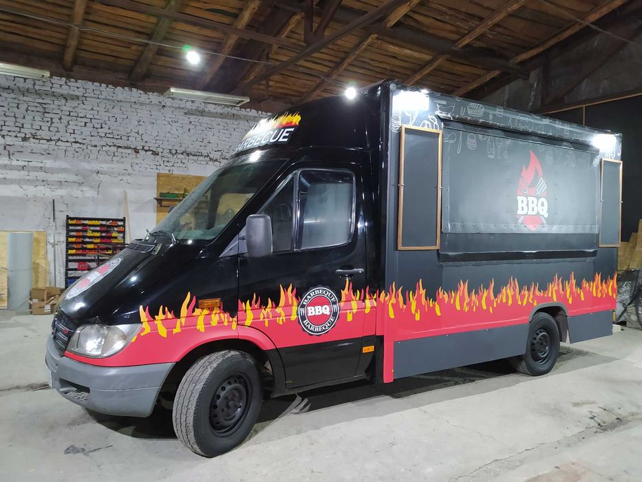 Кухня на колесах на бази авто. Фудтрак. Авто лавка від Mobifood.