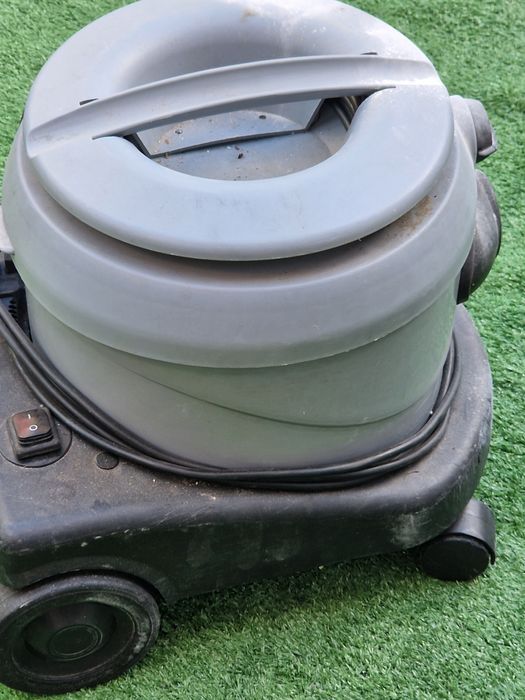 Суперовий самостійний пилосос