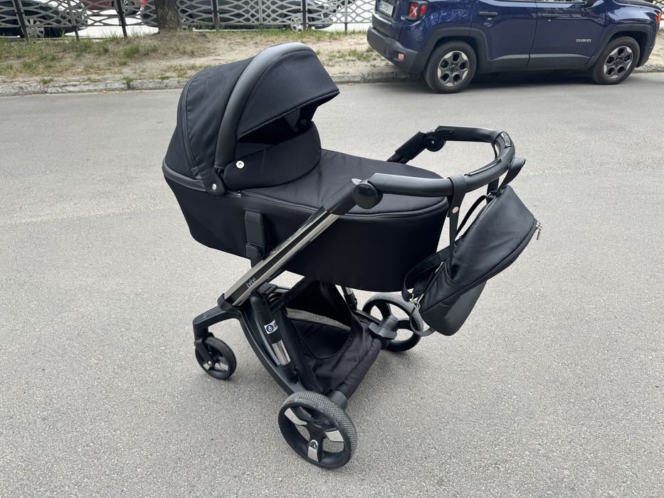 Продам коляску ibebe