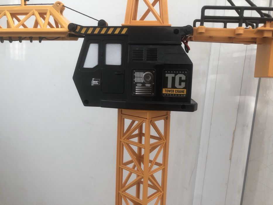 Кран на радіокеруванні