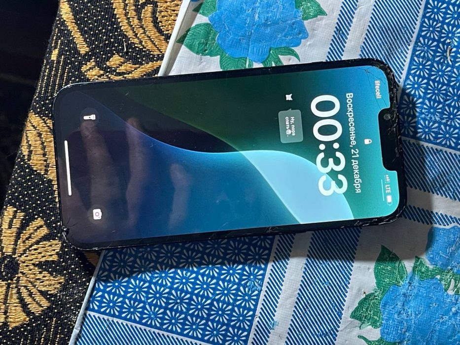 Обменяю iphone 13 128gb r-sim