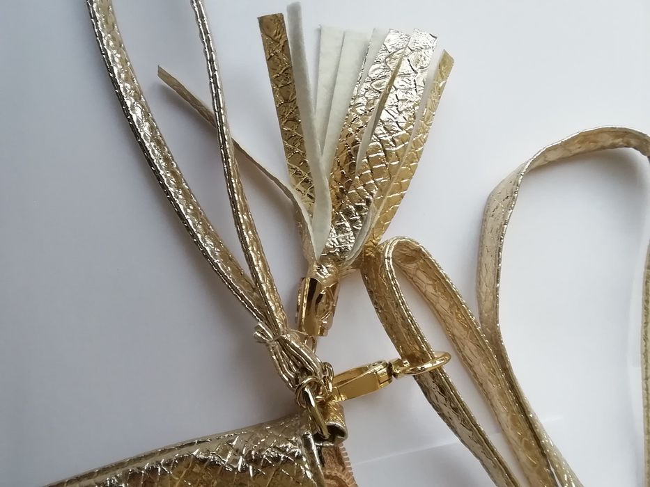 Женская золотая сумочка