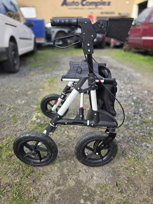 Terenowy rollator firmowy chodzik balkonik na cichych gumowych, pompow
