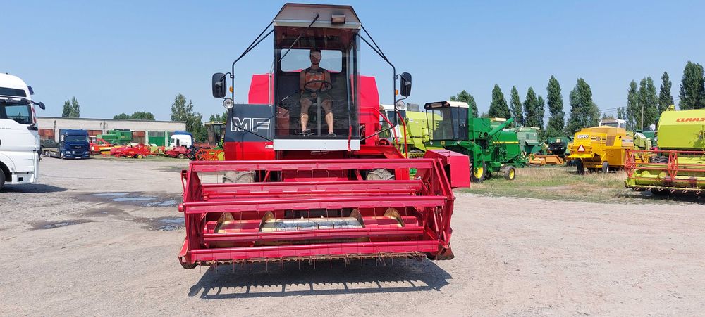 Зернозбиральний комбайн Massey Ferguson 16 2.7m