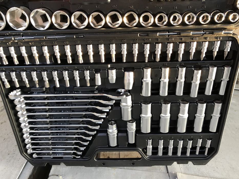 Набор инструмента Yato 216 предметов YT-38841 Купуйте нас без ризику.