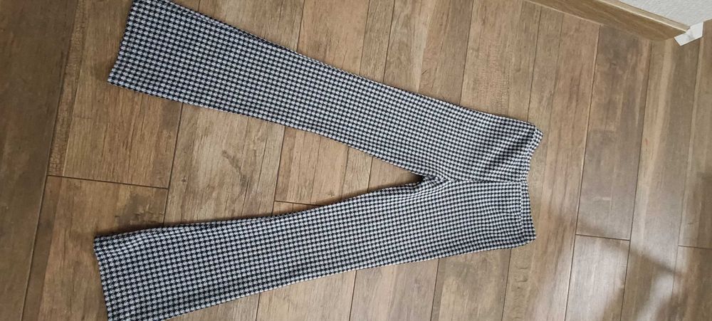 Spodnie dla dziewczynki dzwony pepitka 152 smyk