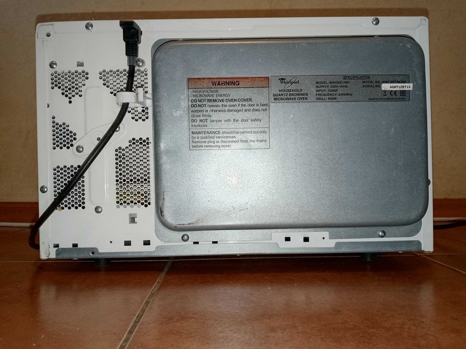 Мікрохвильова піч з грилем Whirlpool (MWO607/WH)