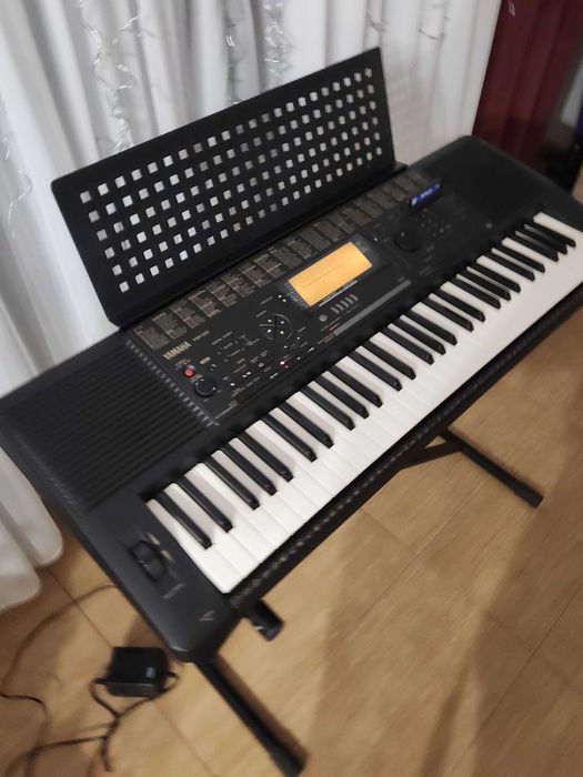 Keyboard yamaha psr 520