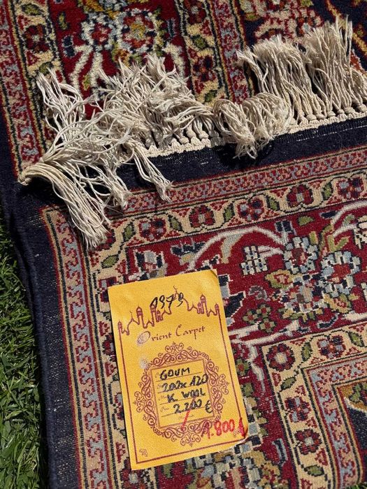 Kaszmirowy z 1979 r. tkany dywan perski Iran Goum 200x120 gal. 12 tys