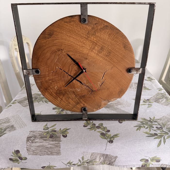 Zegar scieny  metal 40x40.