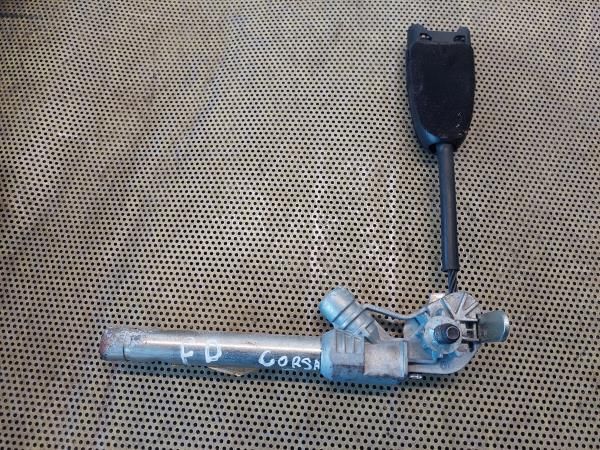 Encaixe de cinto frente direito OPEL Corsa D