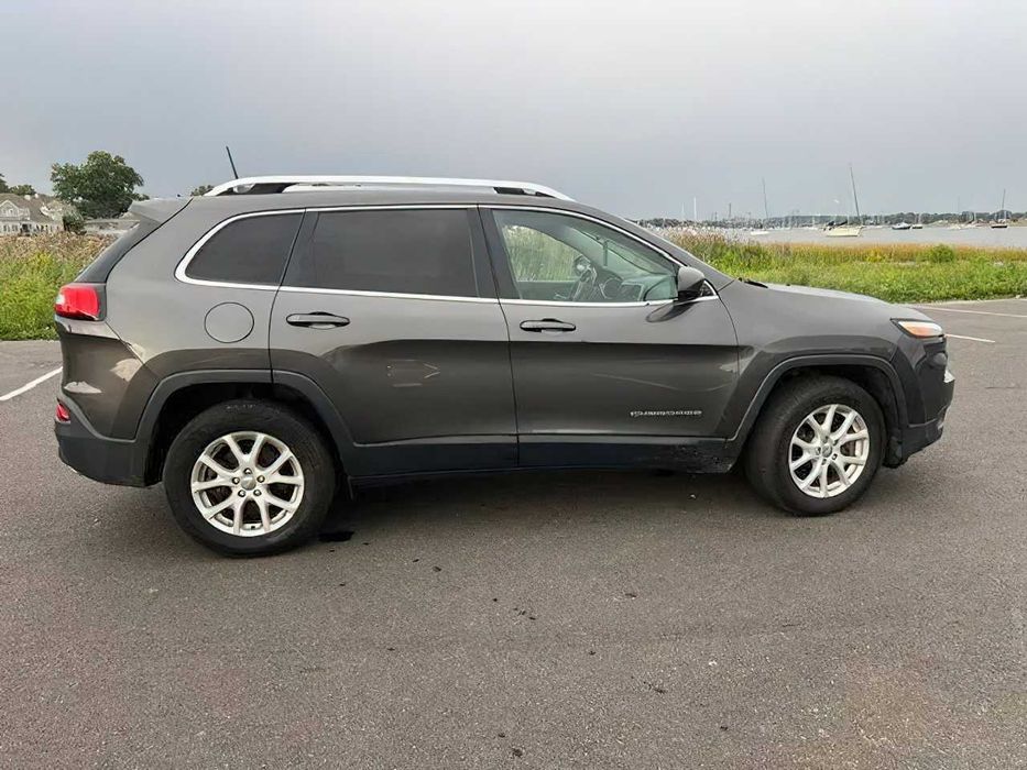 Jeep Cherokee      2017