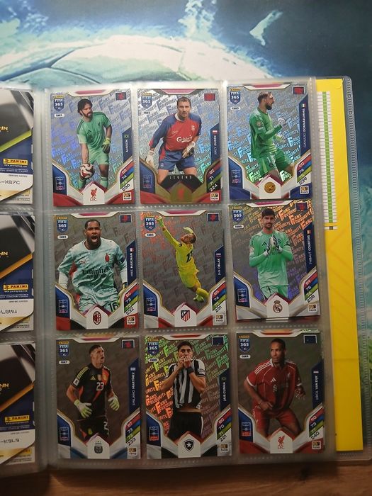 Album kompletny Panini fifa adrenalyn 26