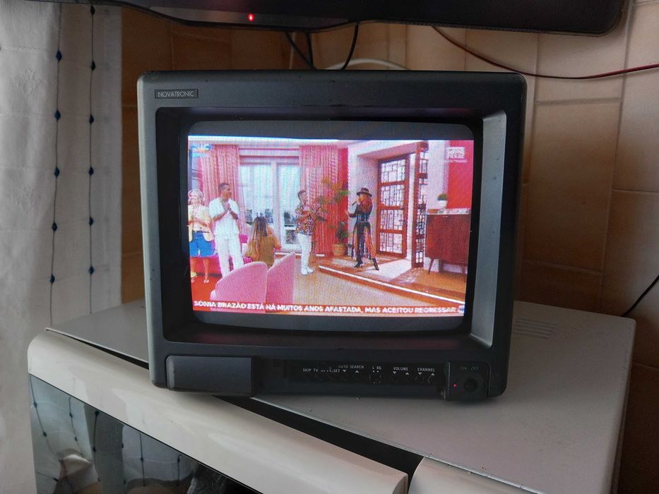 Tv cores analogica