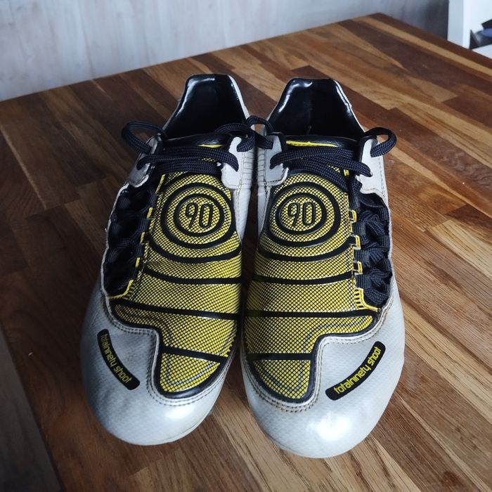 Buty piłkarskie  r.40