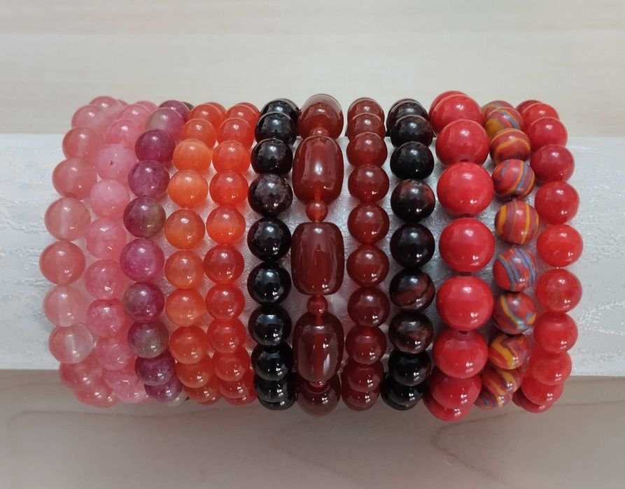 Браслет натуральные камни на 2026 год