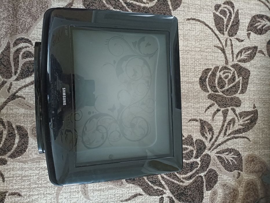 Телевізор кольоровий  Tnunger робочий плюс телевізор Самсунг на запчас