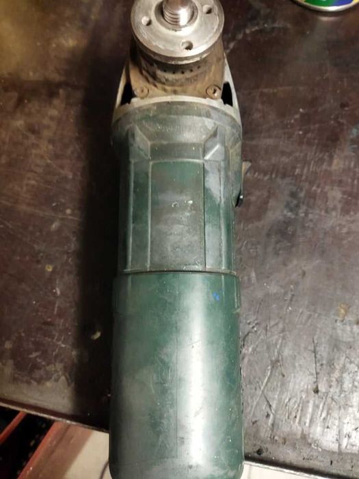 Szlifierka bosch regulacja 900w