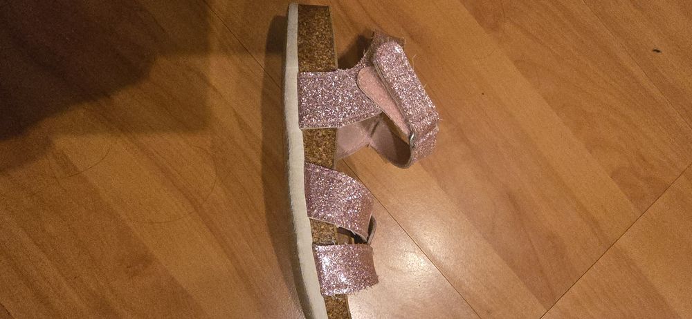 Sandálias como novas