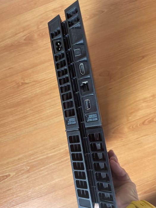 PS4 500GB + 1 Controller and 12 Games64752259965442122