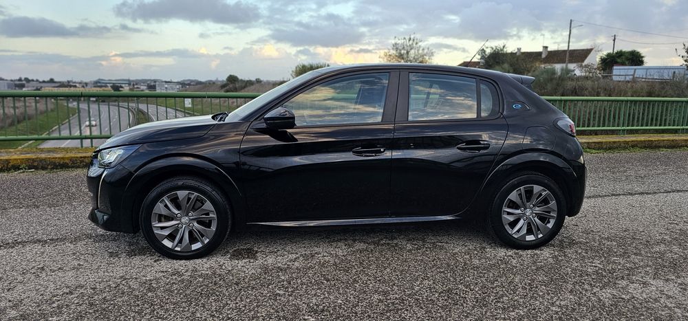 Peugeot e-208 | Elétrico | 2023 - Muitos Extras | IVA Dedutí