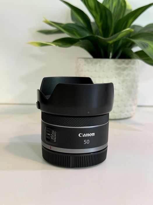 Canon EOS R8 (c/seguro) + rf 50mm f1.8 + rf 24-105mm f4-7.1