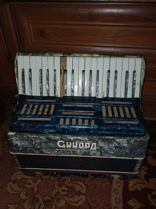 Продам акордеон аккорд