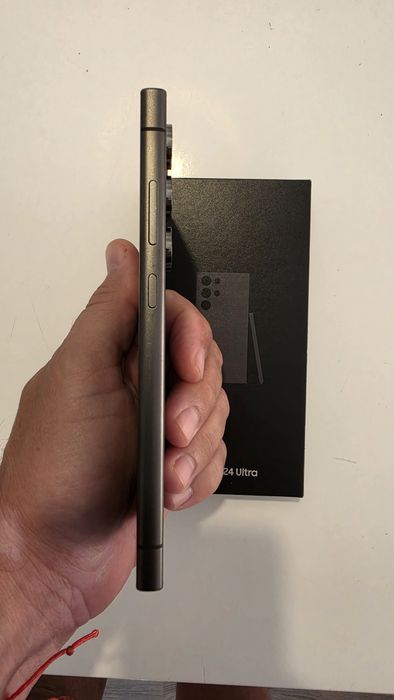 Samsung Galaxy S24 Ultra – 1TB 
Vendo Samsung Galaxy