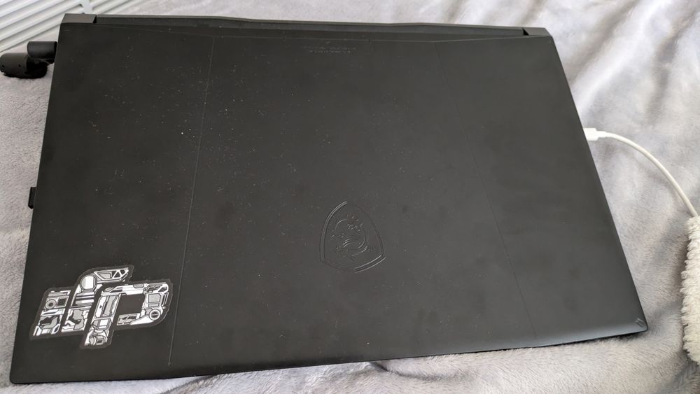 MSI katana 17 i7/4060/1tb/16ram
