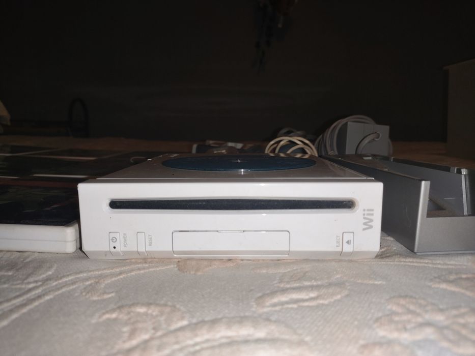Wii com 9 jogos.