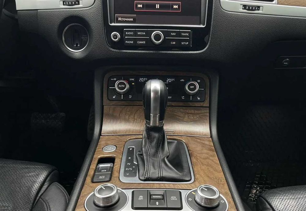 Volkswagen Touareg 3.0 AT, 2015
