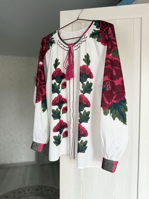 Вишиванка, блузка з імітованою вишивкою