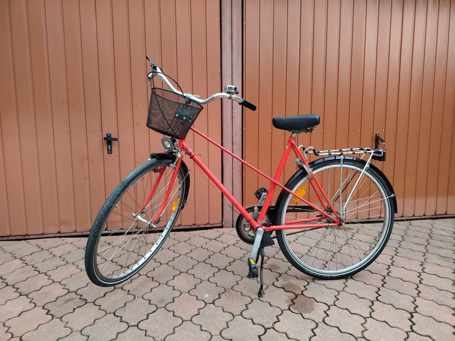 Rower czerwony w dobrym stanie