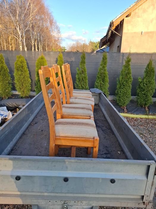 Krzesła cztery Sosnowe