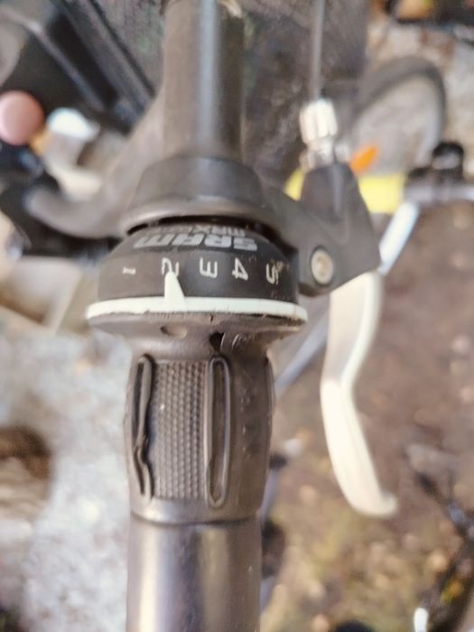 B’TWIN Elops 3 City Bike – 28”, SRAM 5 biegów, koszyk, bagażnik
